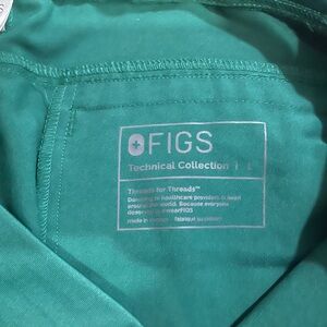 FIGS Black Scrub top and green bottoms